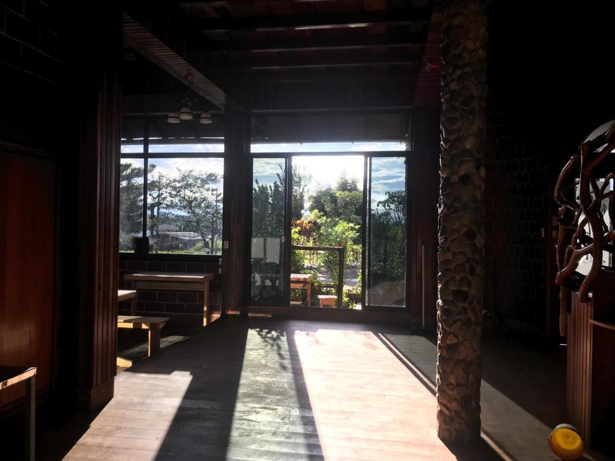 The Roadhouse Bed & Breakfast เตนา ภายนอก รูปภาพ